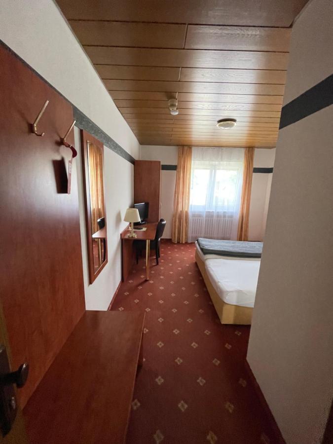 Hotel Restaurant Lenhsen Elmpt Extérieur photo