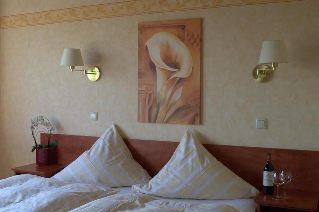 Hotel Restaurant Lenhsen Elmpt Extérieur photo